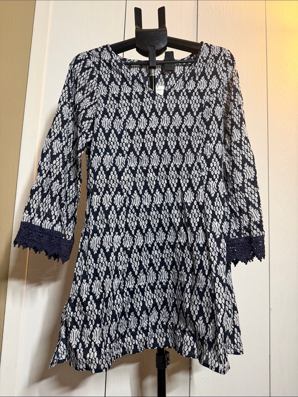 Versona Navy and White V-Neck Patterned Tunic Dress with Lace Trim